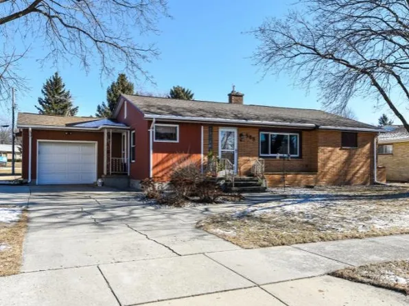 568 Sunrise Ave, Lomira, WI 53048