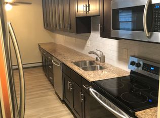 5650 W Wahner Ave UNIT 203, Milwaukee, WI 53223