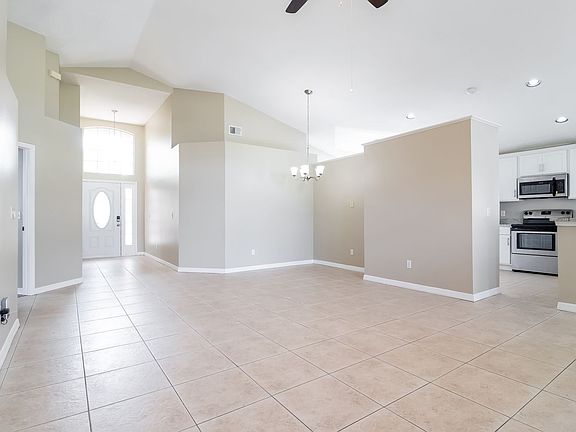 5th image of 12371 Arlington Park Ln