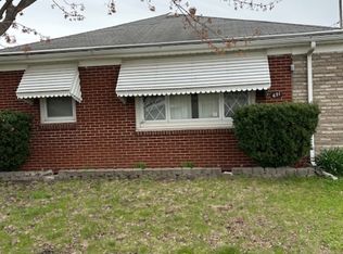 421 4th St E, Milan, IL