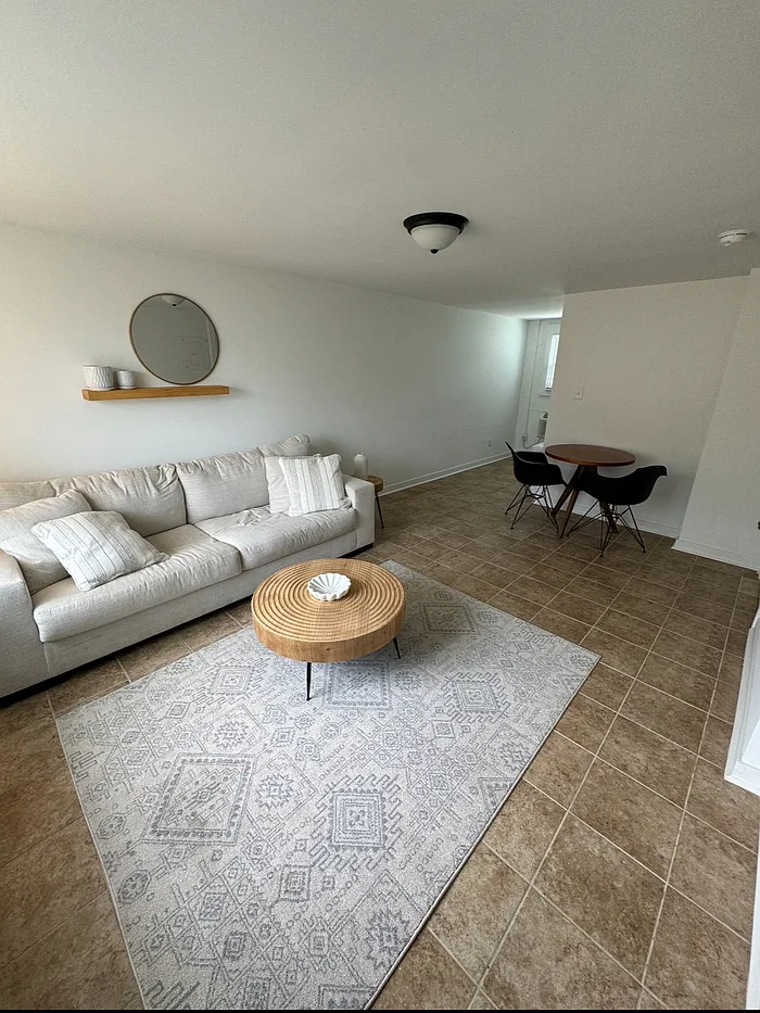 1 bed, 1.0 bath, $1,040 — Photo 3