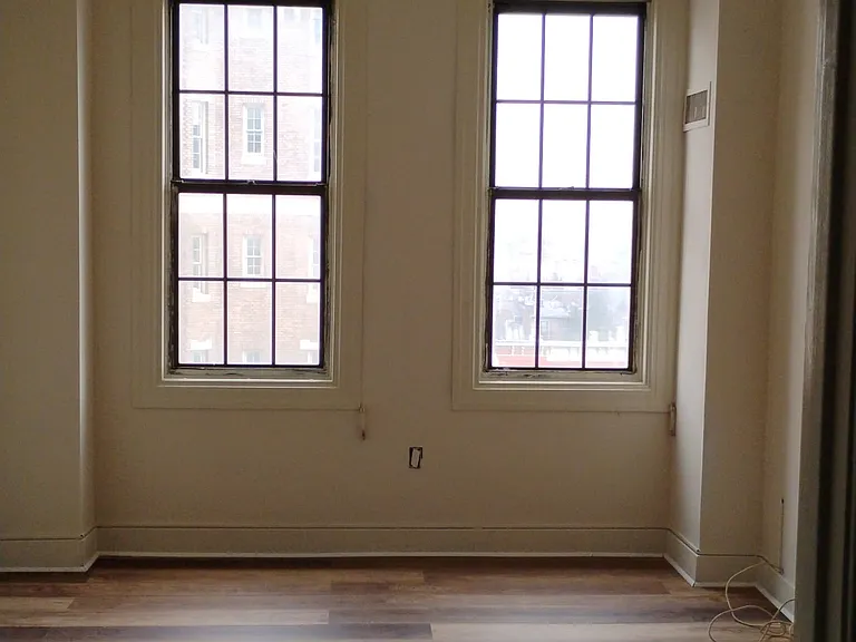 1 E Chase St #511 — Photo 4