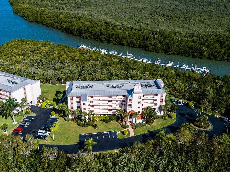 1st image of 300 Stevens Landing Dr Unit 302