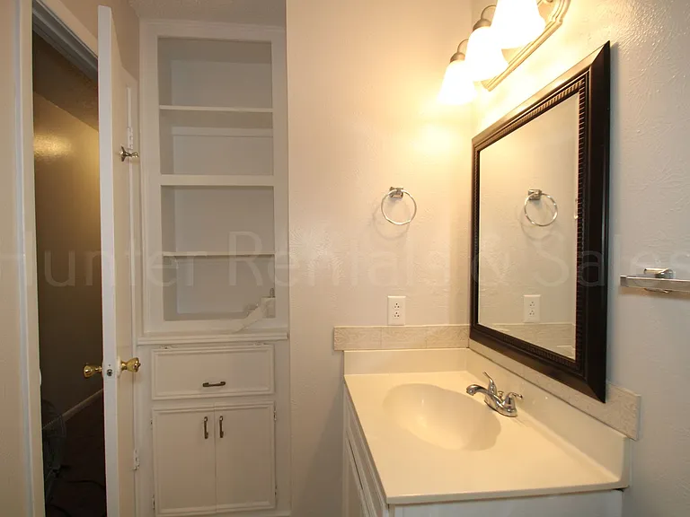 1905 Sherman Dr — Photo 13