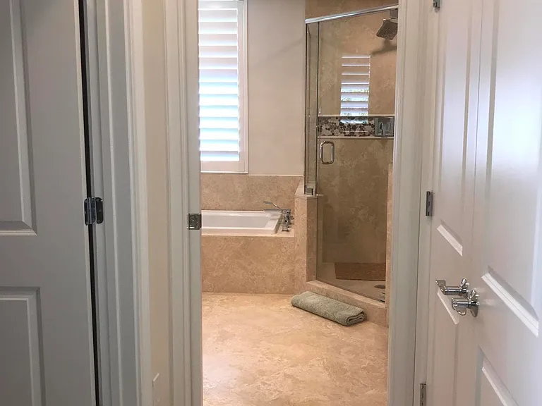 431 Bay Colony Dr N — Photo 25