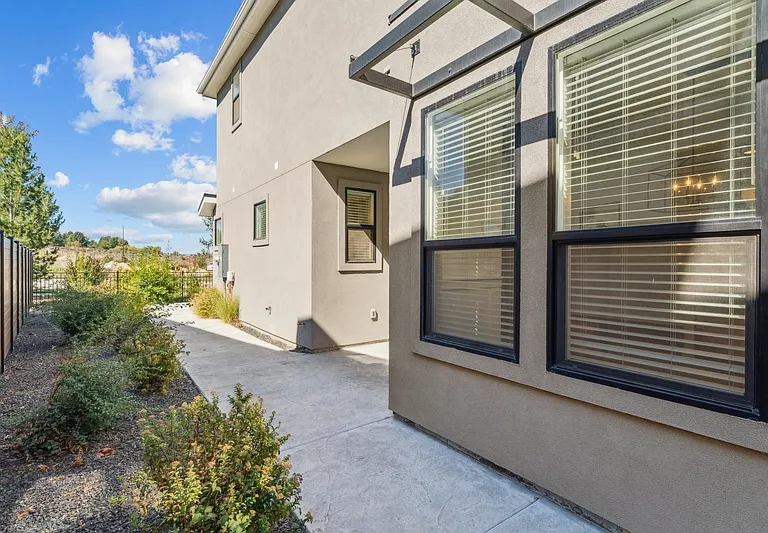3243 S Sedgebrook Ln — Photo 46