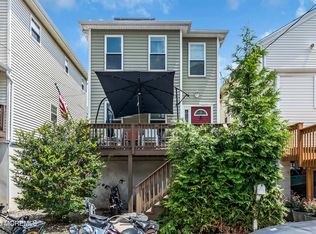 13 Locust St, Highlands, NJ 07732