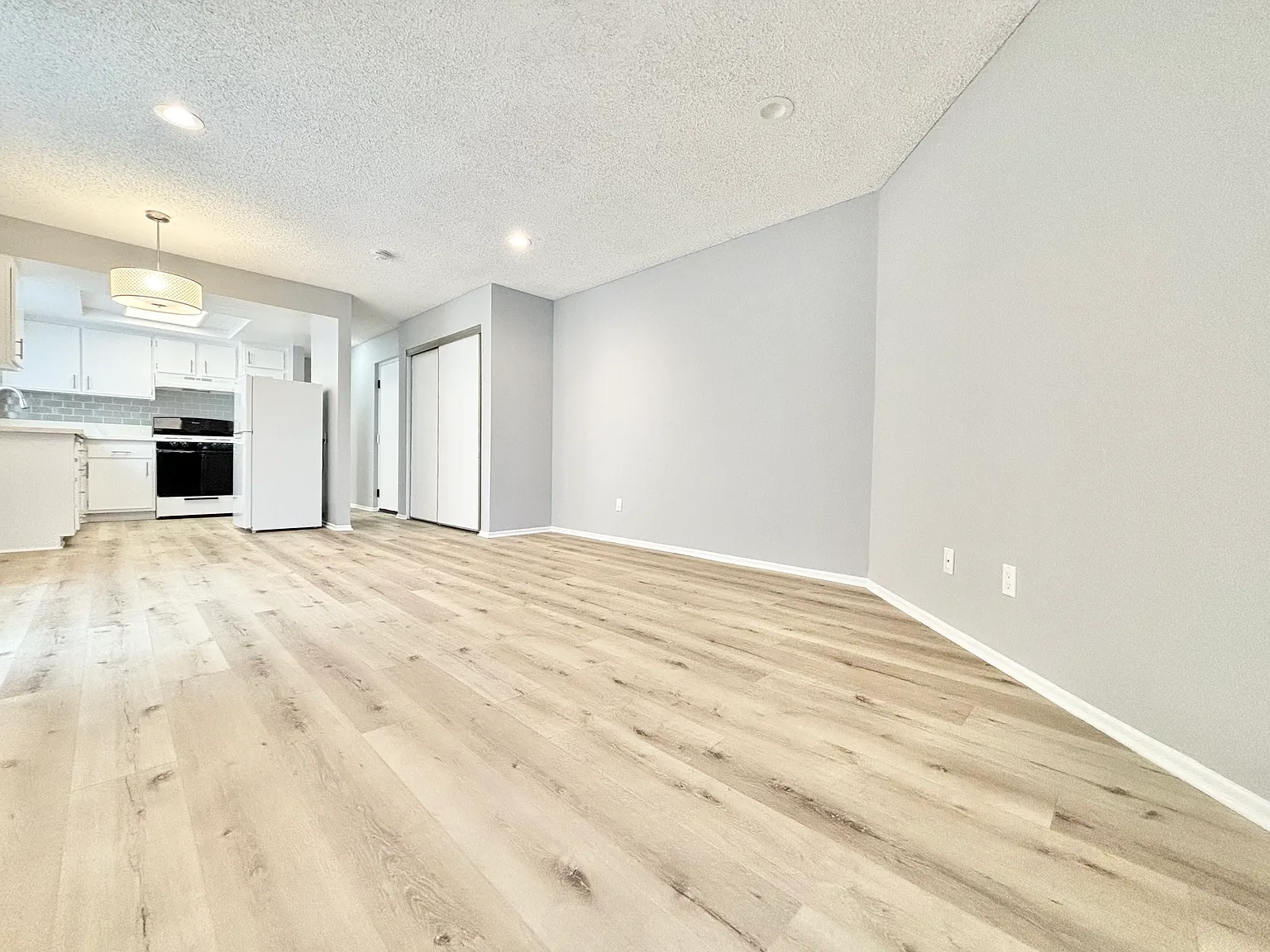 Studio, $1,865 — Photo 1