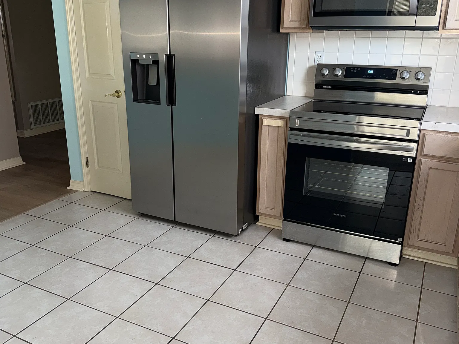 3 bed, 1760 sqft, $1,900 — Photo 4