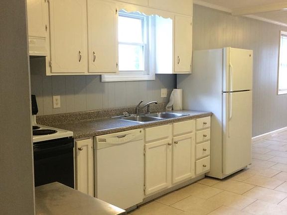 3rd image of 4712 Wyoming Ave #B