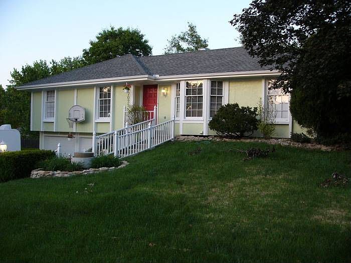 Front, newer paint/roof