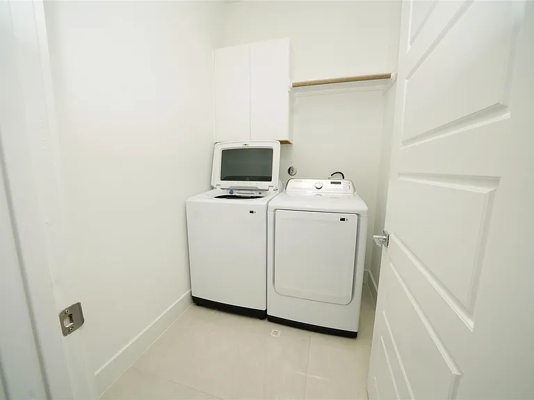 4607 Edmund St — Photo 32