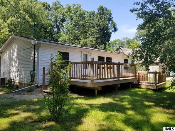 8476 Mott Dr, Jackson, MI 49201