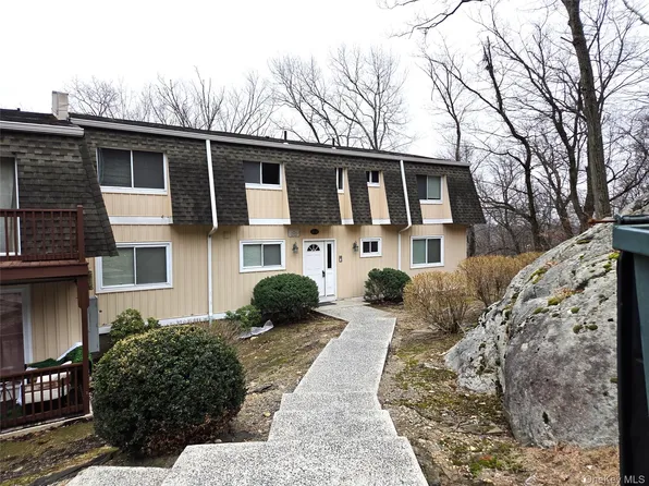 18 Pavilion Ridge Way Unit 16, Suffern, NY 10901