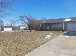 412 W Oak St, New Baden, IL