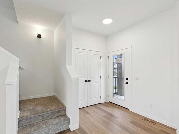 4th image of 422 S Heartland Way
