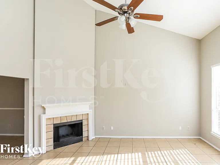 5320 Faireast Ct — Photo 2