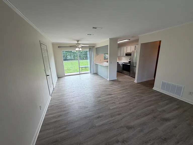 611 Indiana Ave — Photo 6