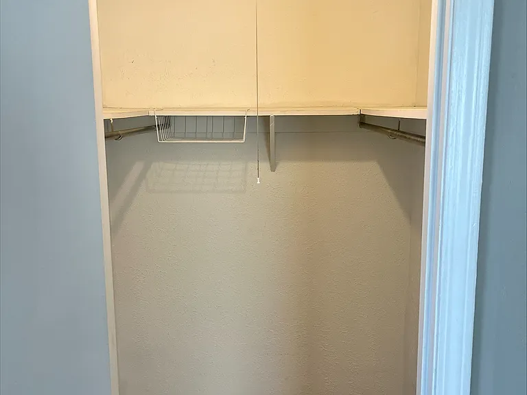 555 Schiller Ave — Photo 10