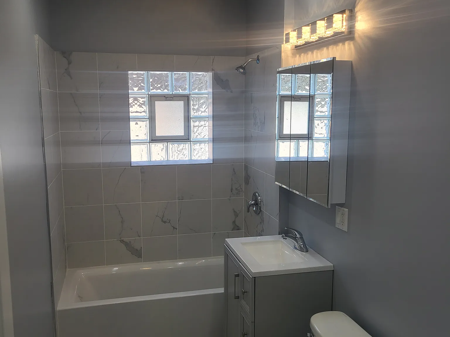 8557 S Elizabeth Street — Photo 4