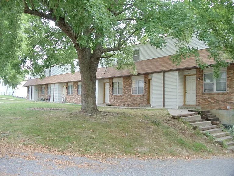 4522-4536 W Bellview Dr — Photo 1