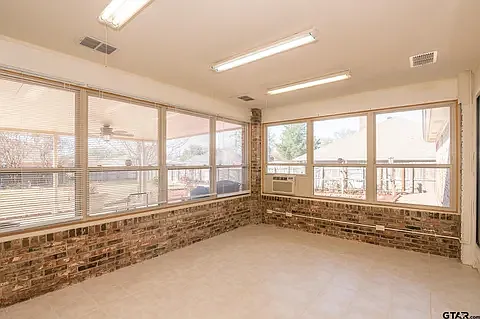 3863 Lamb Dr — Photo 32