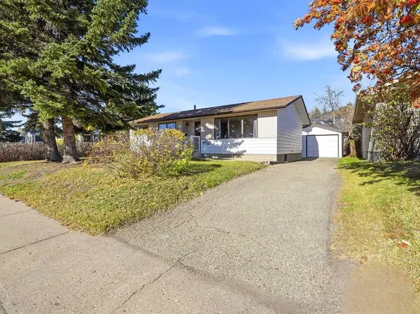 5404 S 46th Ave, Lacombe, AB T4L 1N1