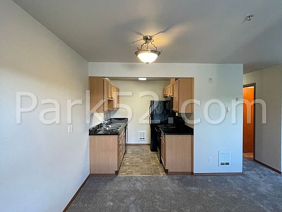 4th image of 630 N Prospect St #10
