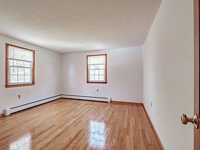29 Collins Rd #D — Photo 8