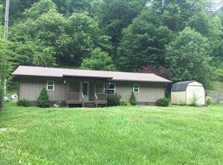 272 Ramey Frk, Raccoon, KY 41557