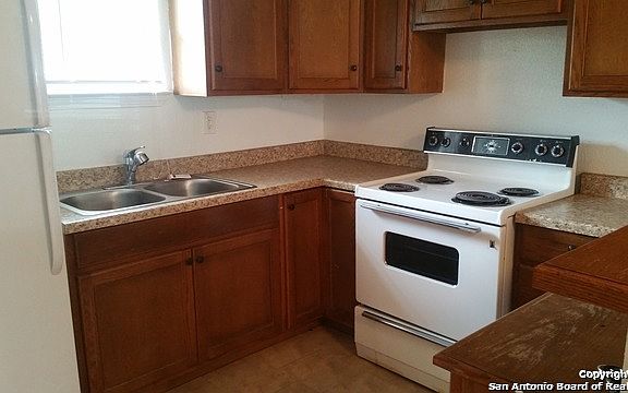 3rd image of 2459 Cincinnati Ave