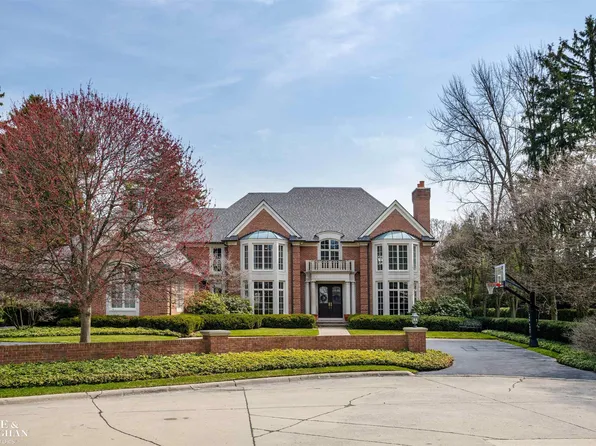 41 Christine Dr, Grosse Pointe Farms, MI 48236