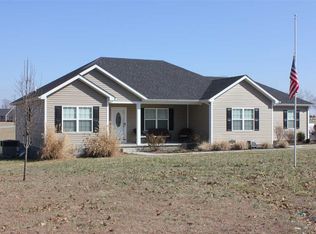 137 Ridgetop Dr, Russellville, KY 42276
