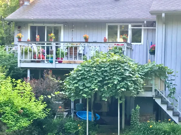 (undisclosed Address), Brunswick, ME 04011