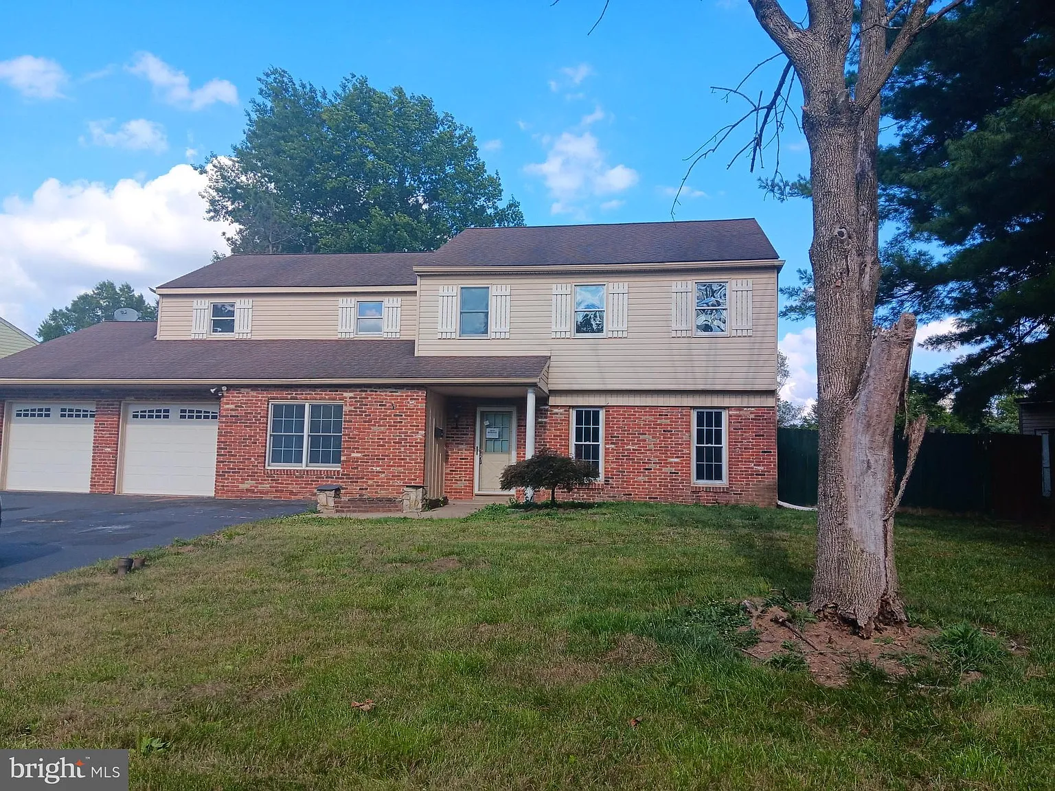 101 Village Green Ln photo 1