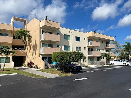 10300 Coral Way #B33 Photo 1