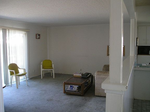 Livingroom looking SOUTHEAST
