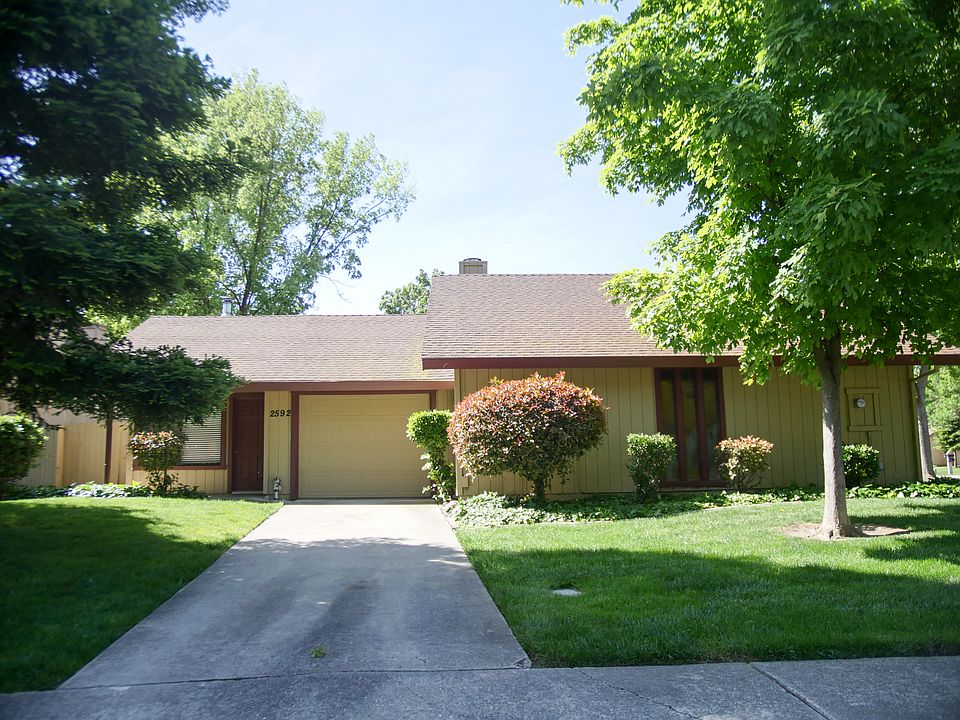 1st image of 2592 Lagoon Ln