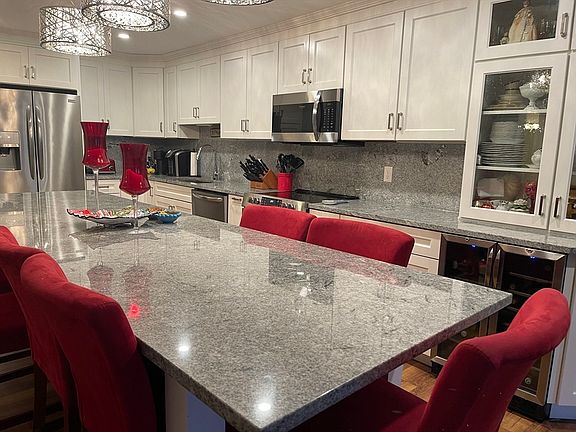 4th image of 100 Ledgewood Dr APT 410