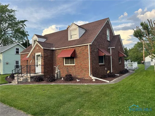 405 Cherry St, Genoa, OH 43430