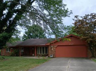 1727 Kinross Ln, Fort Wayne, IN 46804