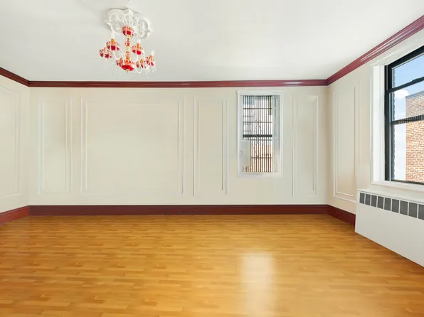 675 Academy Street image 4 of 13