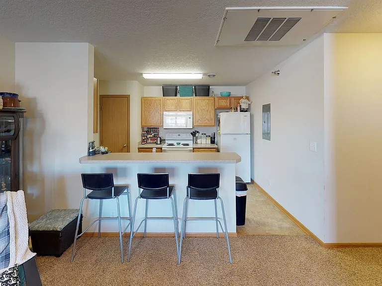 3801 Tiverton Ct — Photo 2