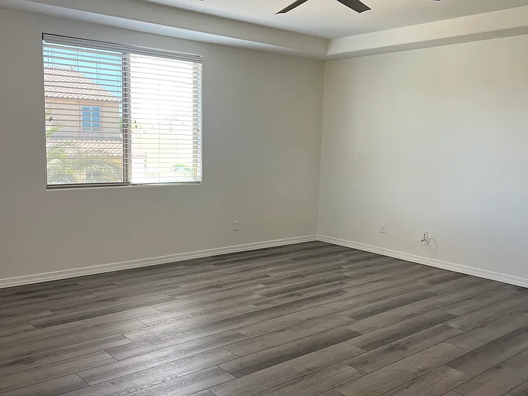 2901 E Iris Dr — Photo 30