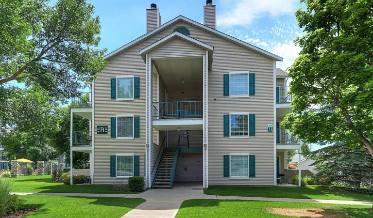 Parkwood Pointe Apartments — Photo 4