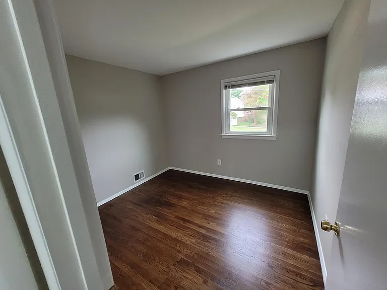 1043 Welsh Dr — Photo 22