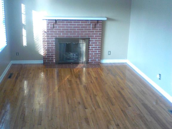 5th image of 2609 Southview Dr