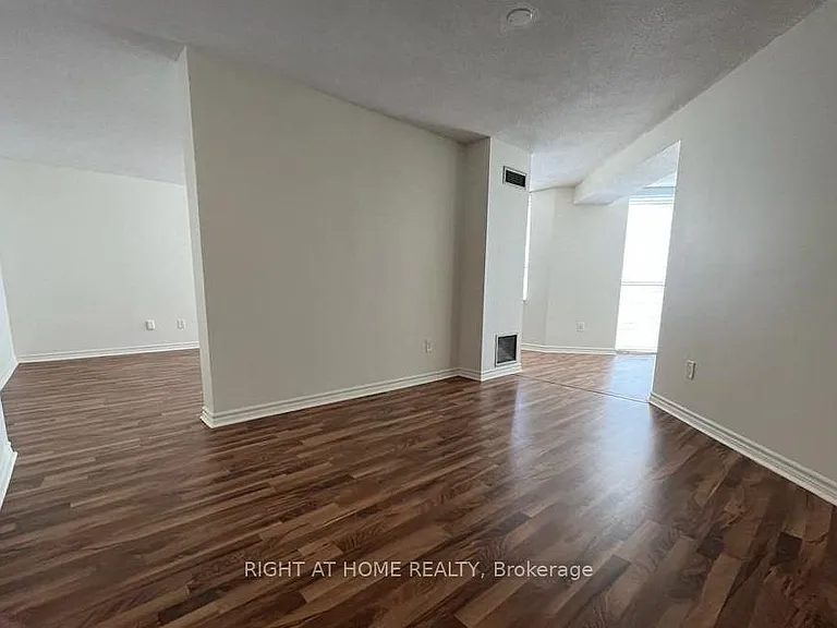 3650 Kaneff Cres #3202 — Photo 5