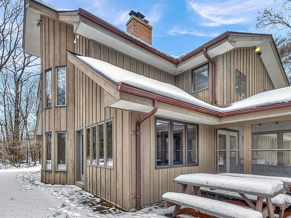 W1277 Foster ROAD, Oostburg, WI 53070 Zillow