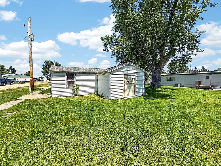 216 Rollins St — Photo 40